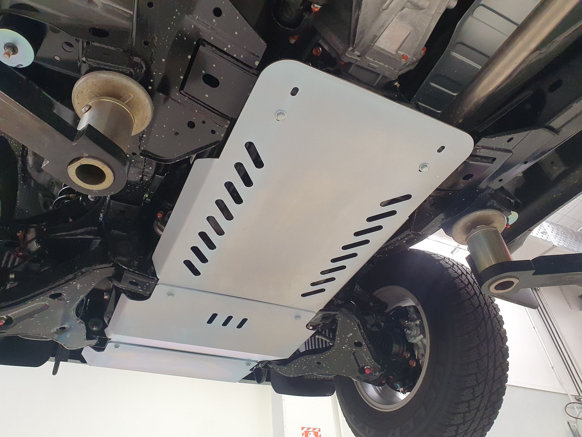 Mitsubishi Triton L200 MQ-MR Pajero Sport Bash Plates