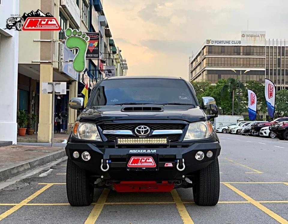 MCC Rocker 078 - 02 No Loop Winch Bar for Toyota Hilux 2012 - 2015 - NZ Offroader